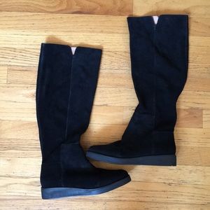 Black suede boots - urban outfitters
